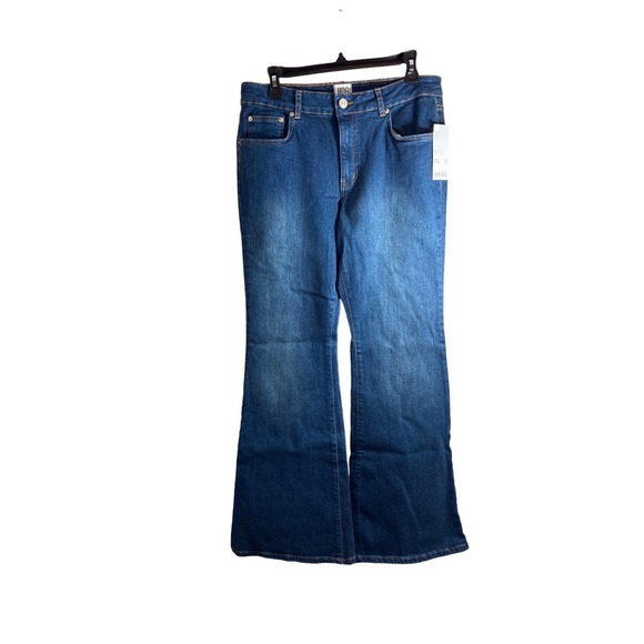 New Urban Outfitters BDG Flared Jeans Size 30 - Picture 1 of 5